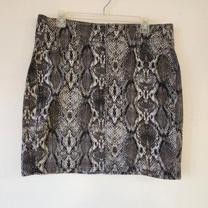 Apt 9 Snakeskin, 5 Pocket, Tummy Control Waist MiniSkirt size 12